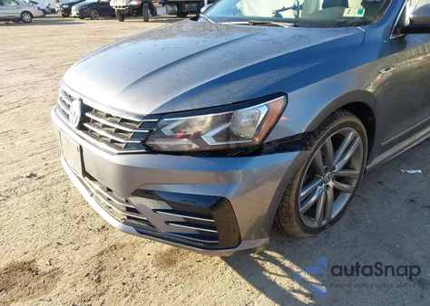 2017 Volkswagen Passat 1.8T R-Line из США, поврежденный, VIN 1VWDT7A33HC068116